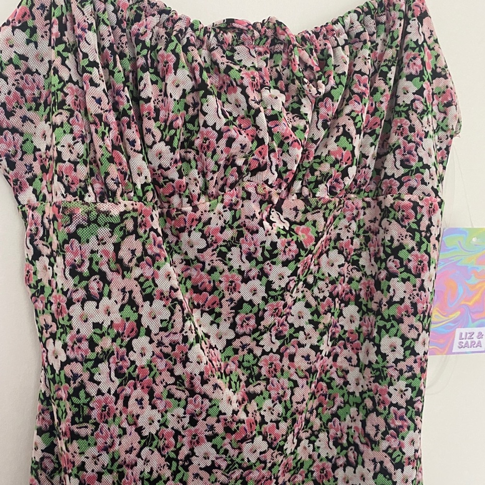 Liz & Sara | Floral Mesh Dress - Picture 2 of 5